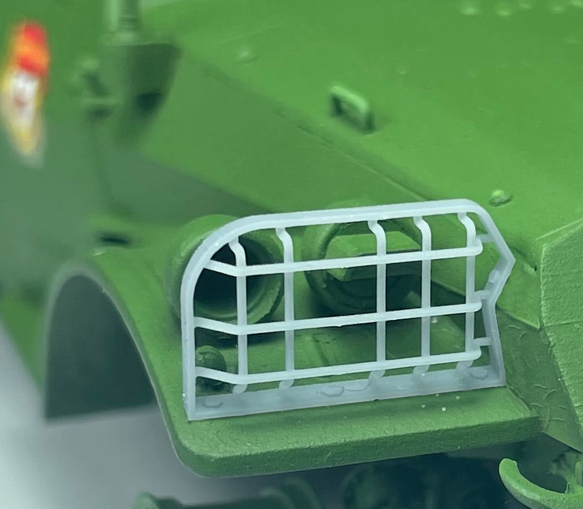 1/35 BTR-152 Headlight Guards