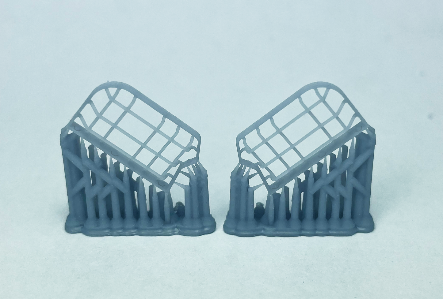 1/35 BTR-152 Headlight Guards