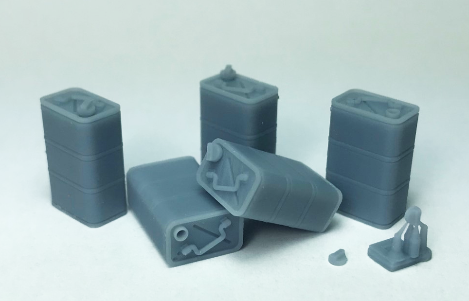 1/35 WW2 Oil Cans