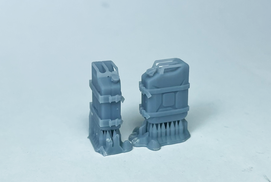 1/35 Stowed Jerry Cans