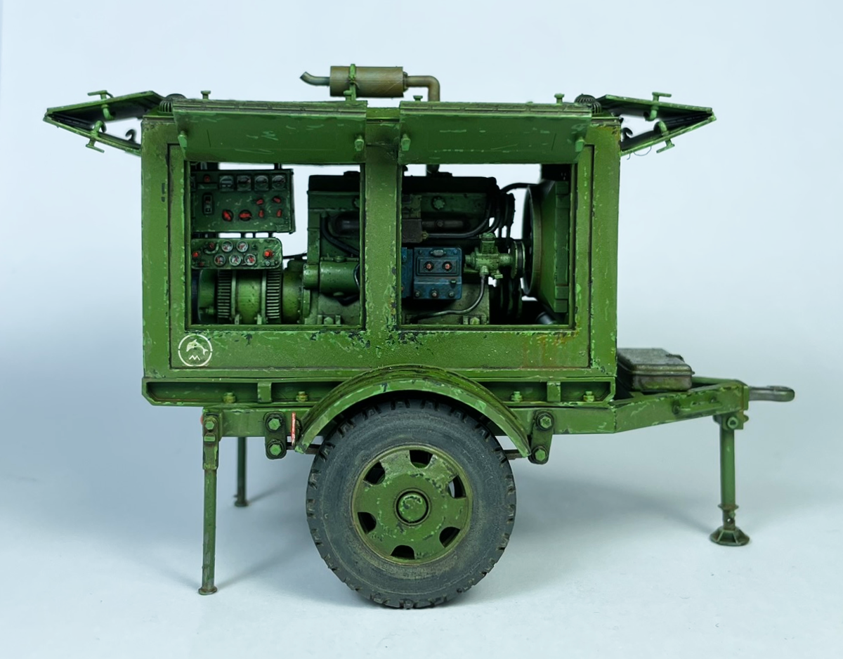 1/35 Large Military Generator Trailer