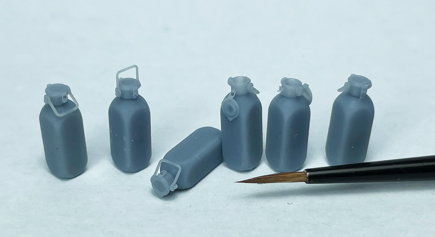 1/35 WW2 German Trinkwasser 5l Water Containers x6
