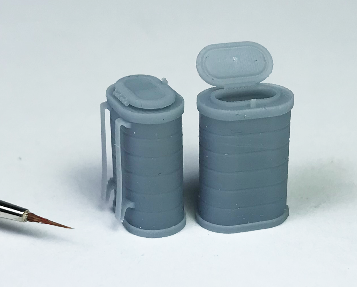 1/35 Modern Soviet Large Thermos Container (w/ Straps) x2